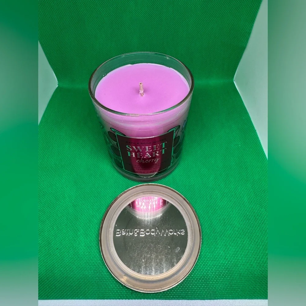 Bath & Body Works Sweet Heart Cherry Candle - Pink Single Wick New - Picture 2 of 3